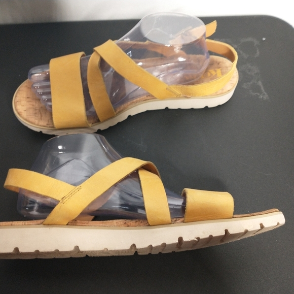 Kork-Ease Korks Sabrina Mustard Yellow Strappy sandals, size 11M, women's - Picture 11 of 11